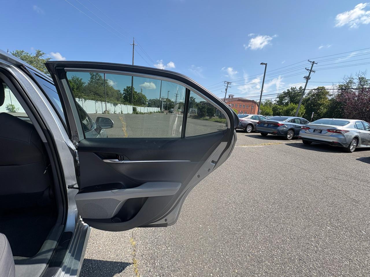 Toyota Camry LE Auto (Natl) 2022