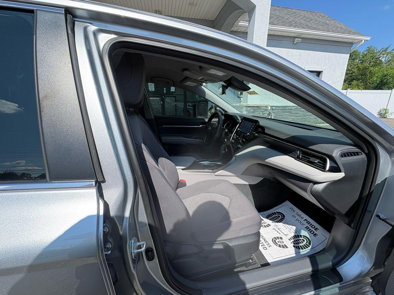 Toyota Camry LE Auto (Natl) 2022