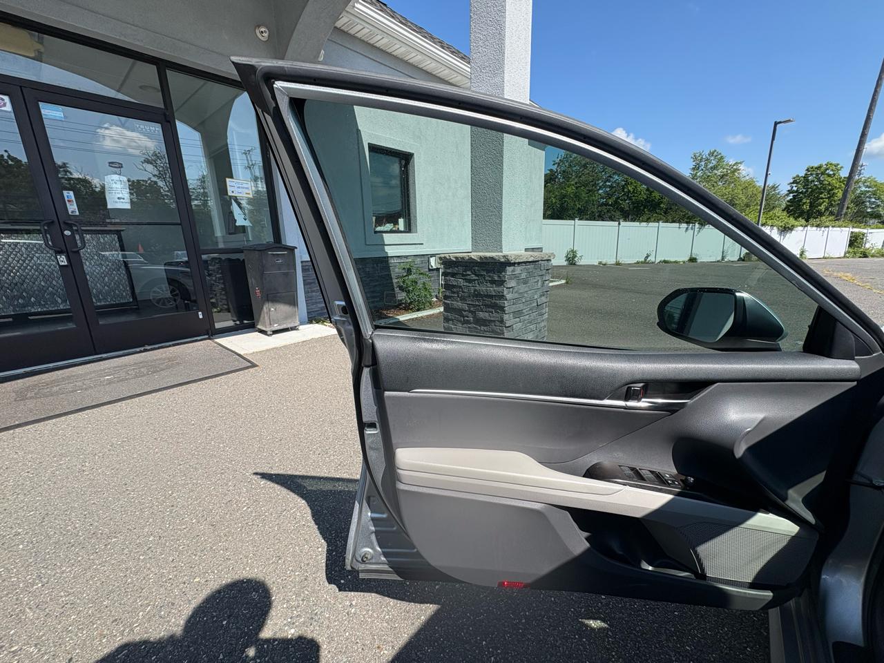 Toyota Camry LE Auto (Natl) 2022