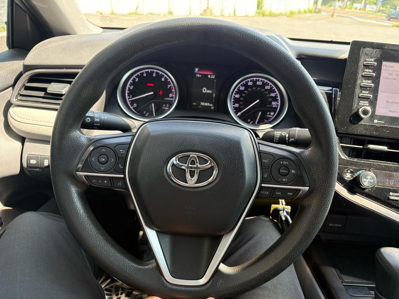 Toyota Camry LE Auto (Natl) 2022