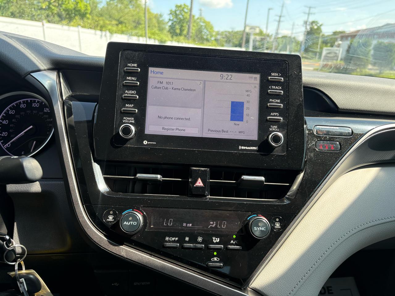 Toyota Camry LE Auto (Natl) 2022