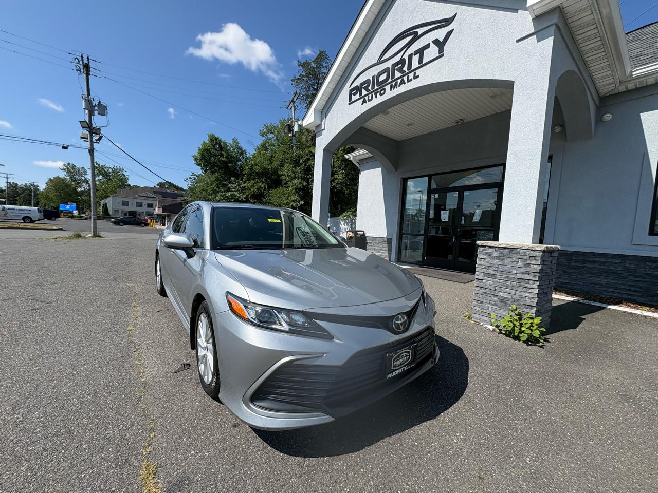 Toyota Camry LE Auto (Natl) 2022