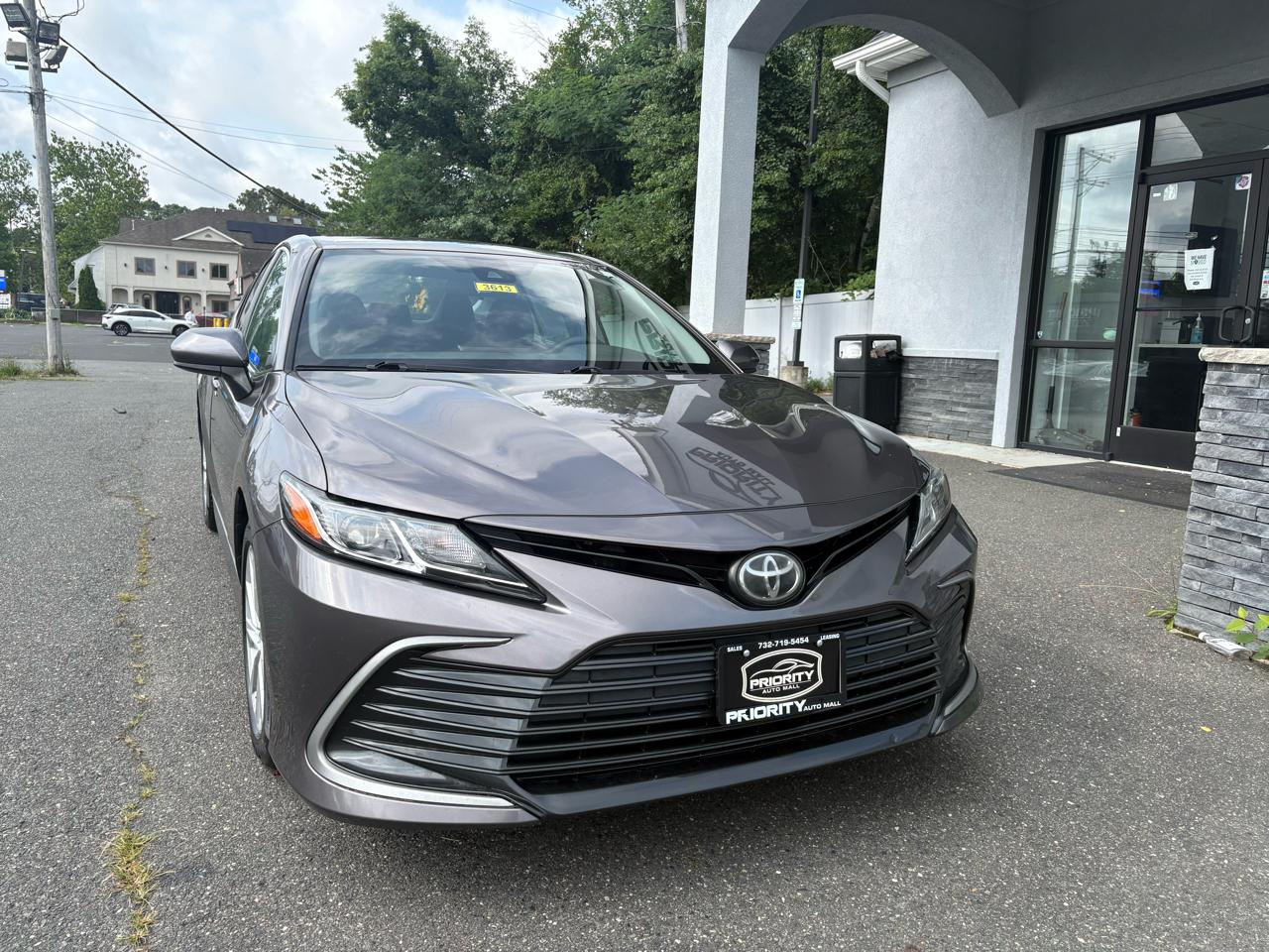 Toyota Camry LE Auto (Natl) 2022