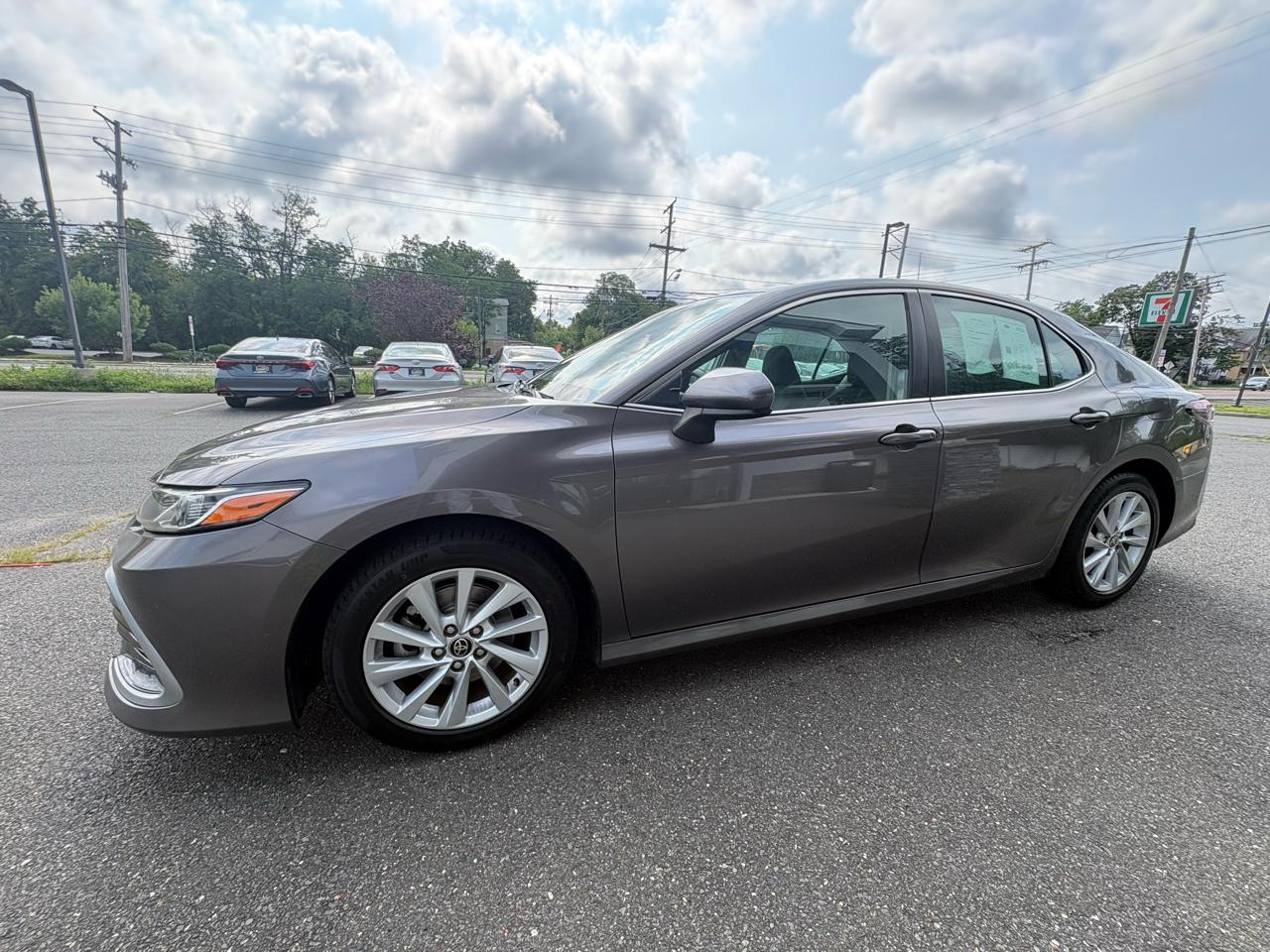 Toyota Camry LE Auto (Natl) 2022