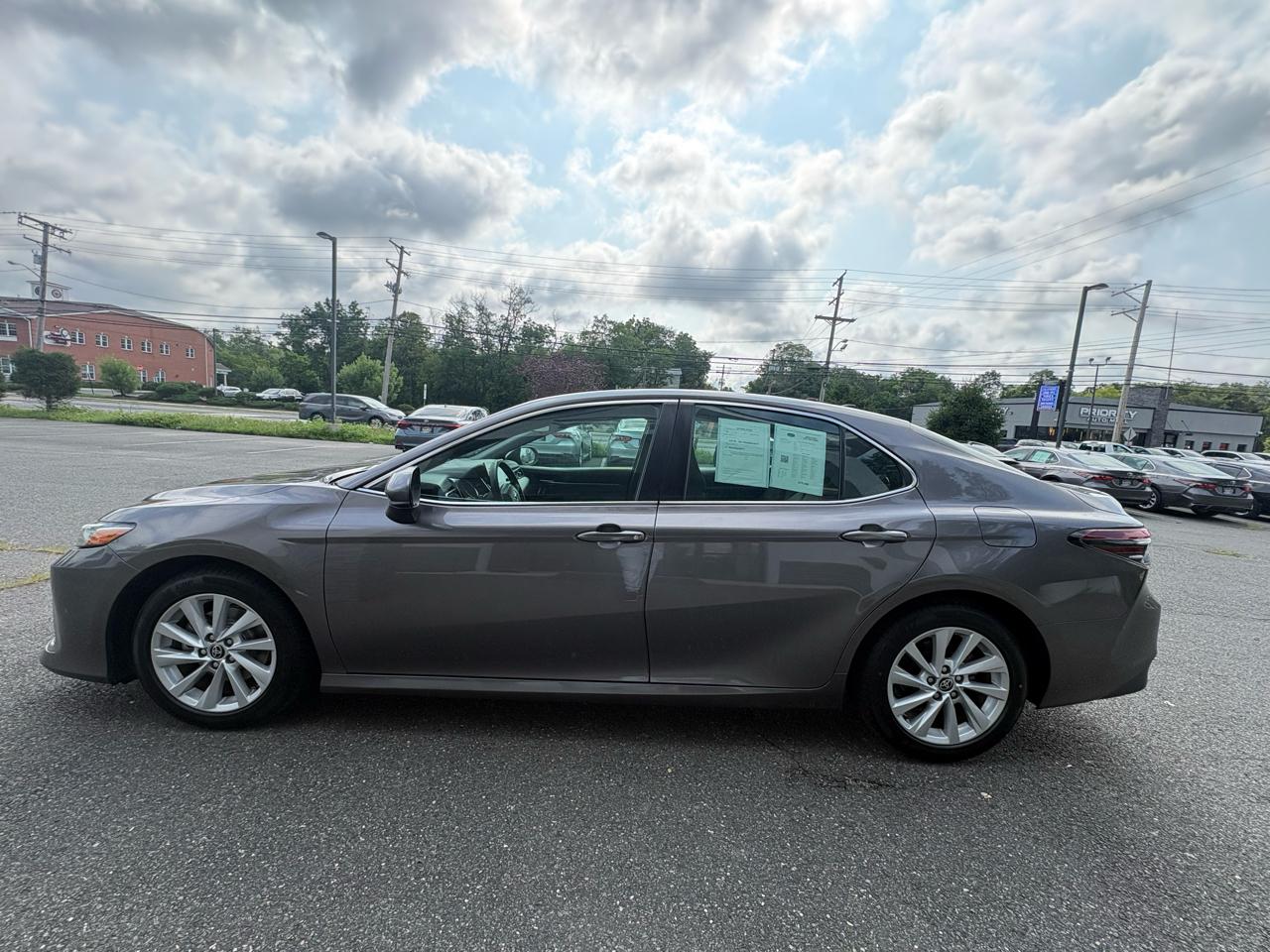 Toyota Camry LE Auto (Natl) 2022