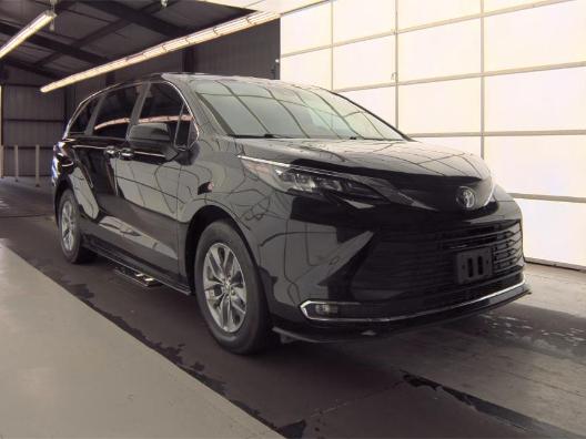 Toyota Sienna XLE FWD 8-Passenger (Natl) 2024