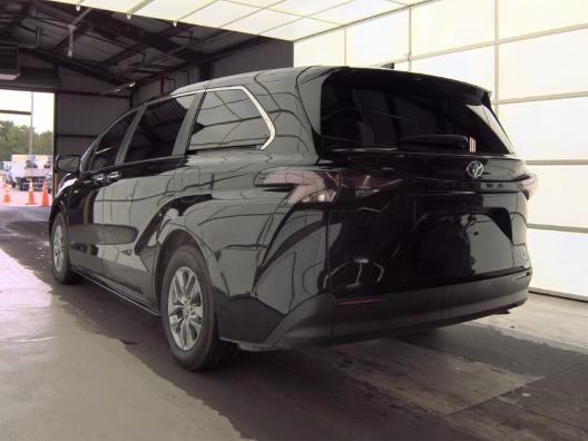Toyota Sienna XLE FWD 8-Passenger (Natl) 2024