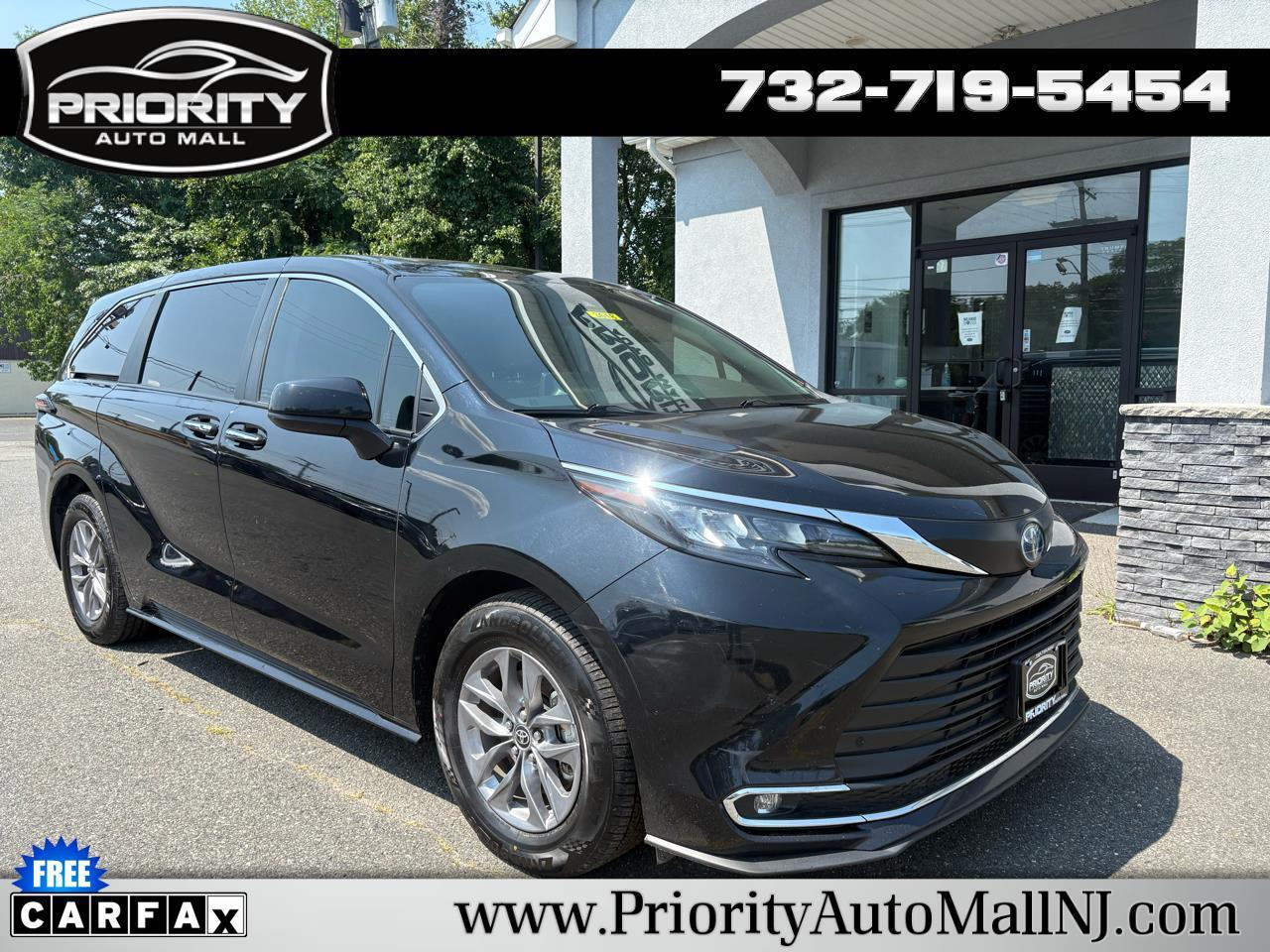 2024 Toyota Sienna XLE FWD 8-Passenger (Natl)
