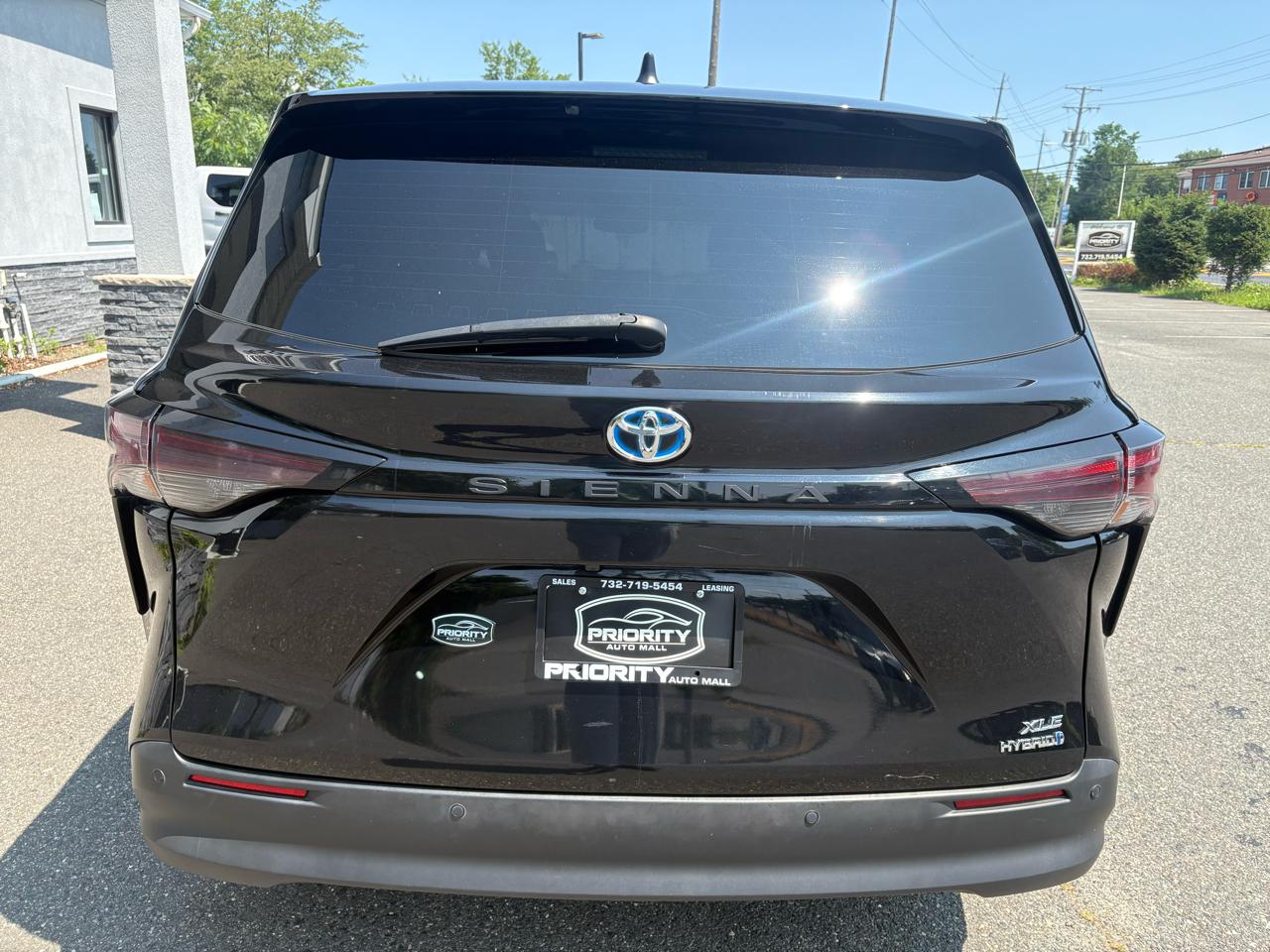 Toyota Sienna XLE FWD 8-Passenger (Natl) 2024