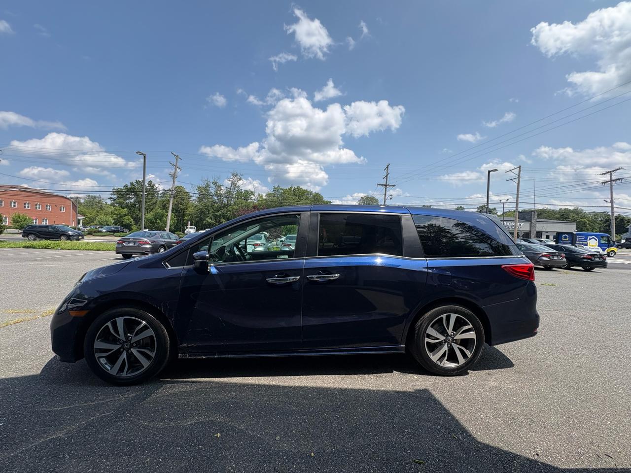 Honda Odyssey Touring Auto 2023