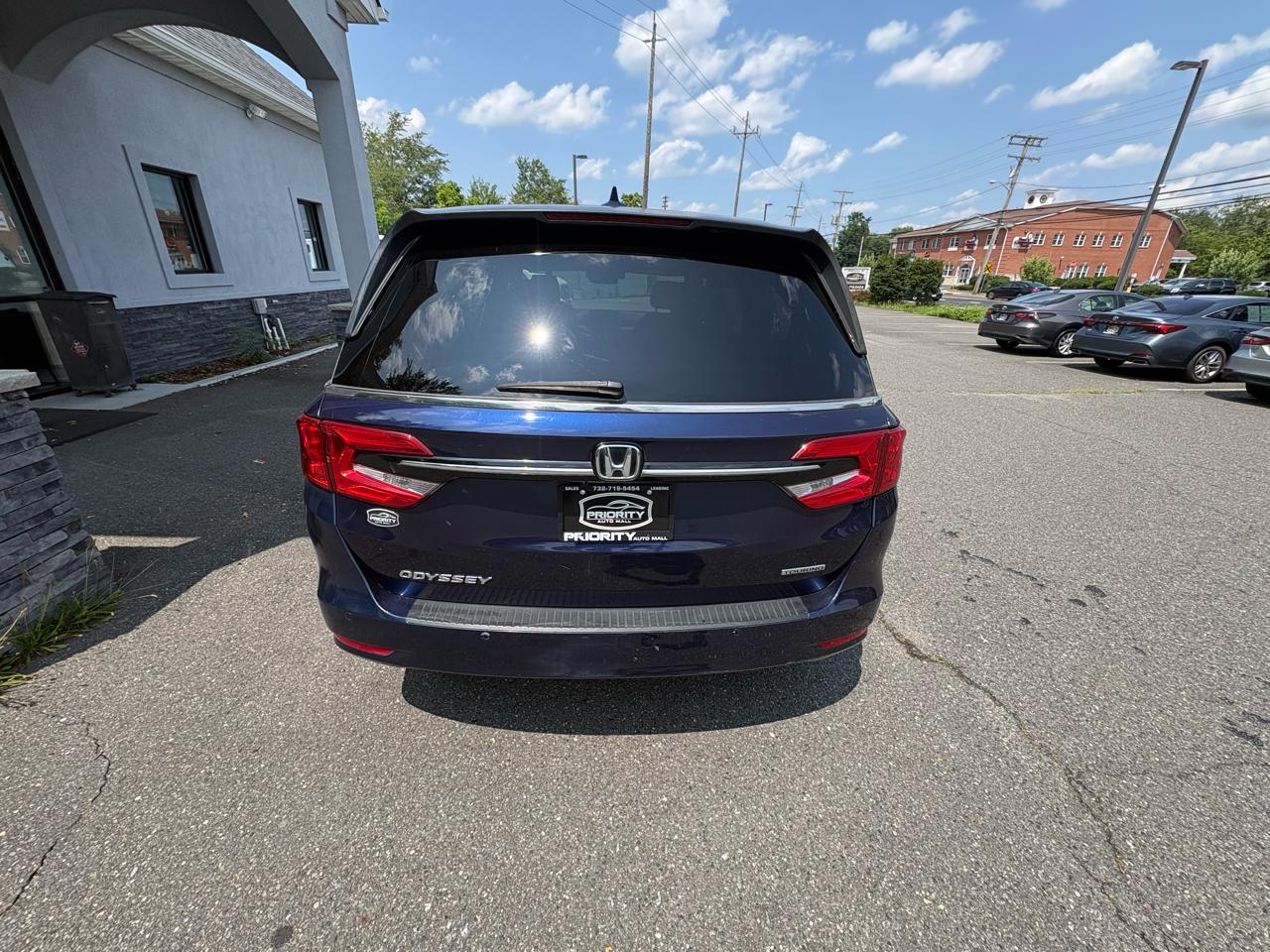 Honda Odyssey Touring Auto 2023