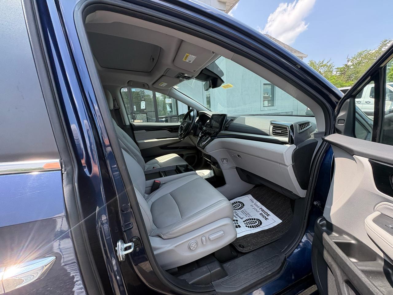 Honda Odyssey Touring Auto 2023