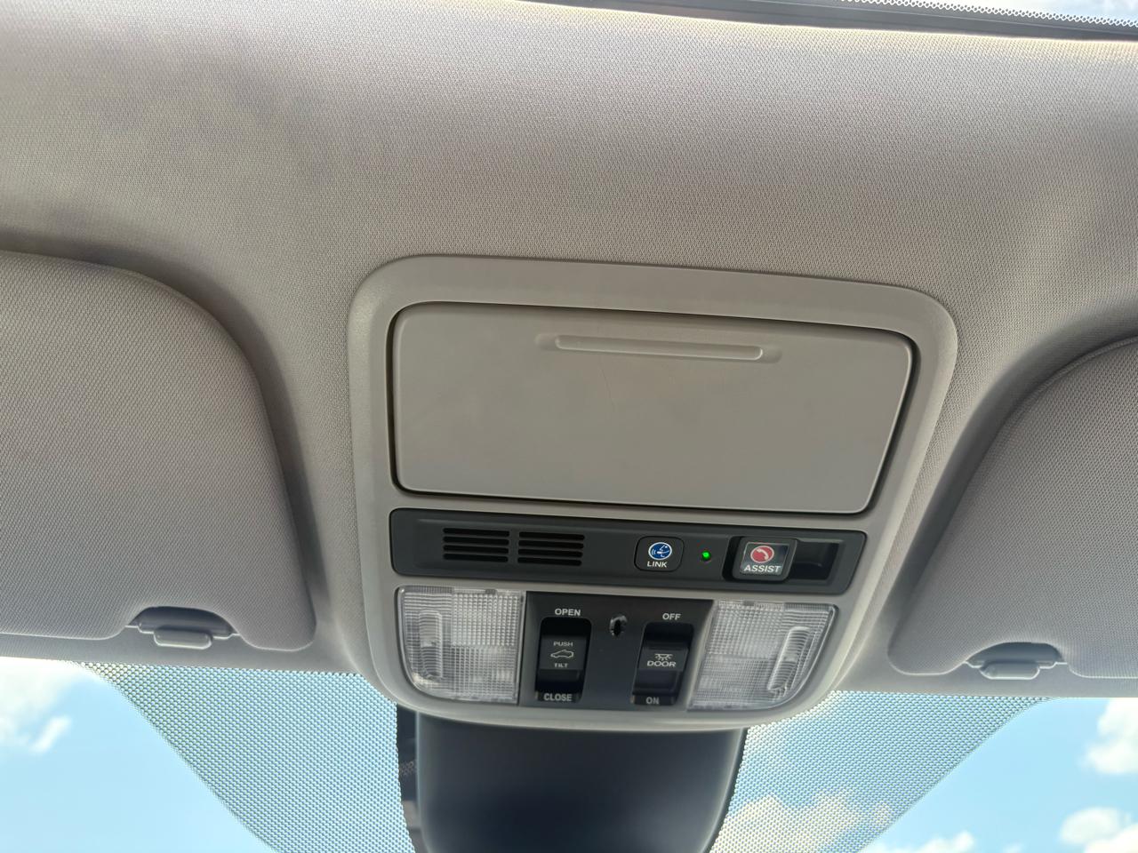 Honda Odyssey Touring Auto 2023