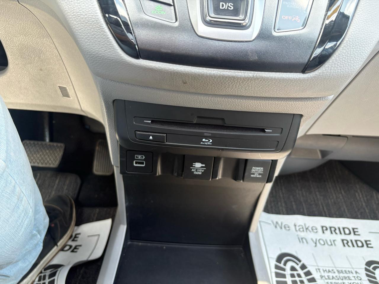 Honda Odyssey Touring Auto 2023