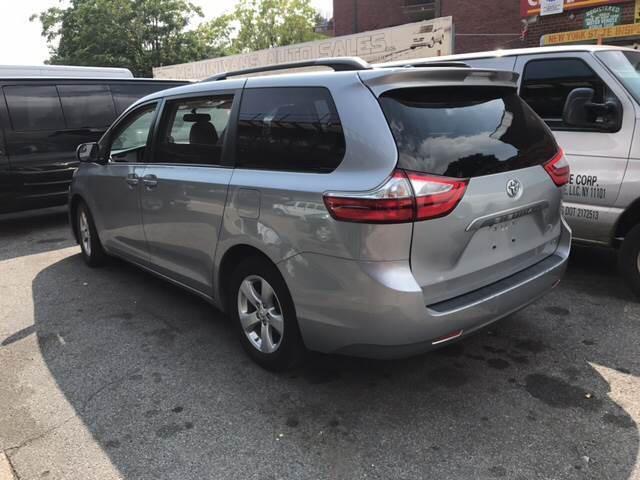 Toyota Sienna 5dr 8-Pass Van LE FWD (Natl) 2015