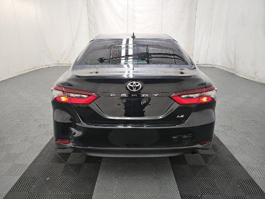 Toyota Camry LE Auto (Natl) 2021