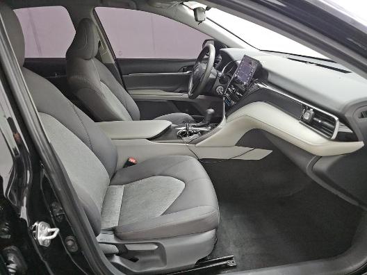 Toyota Camry LE Auto (Natl) 2021