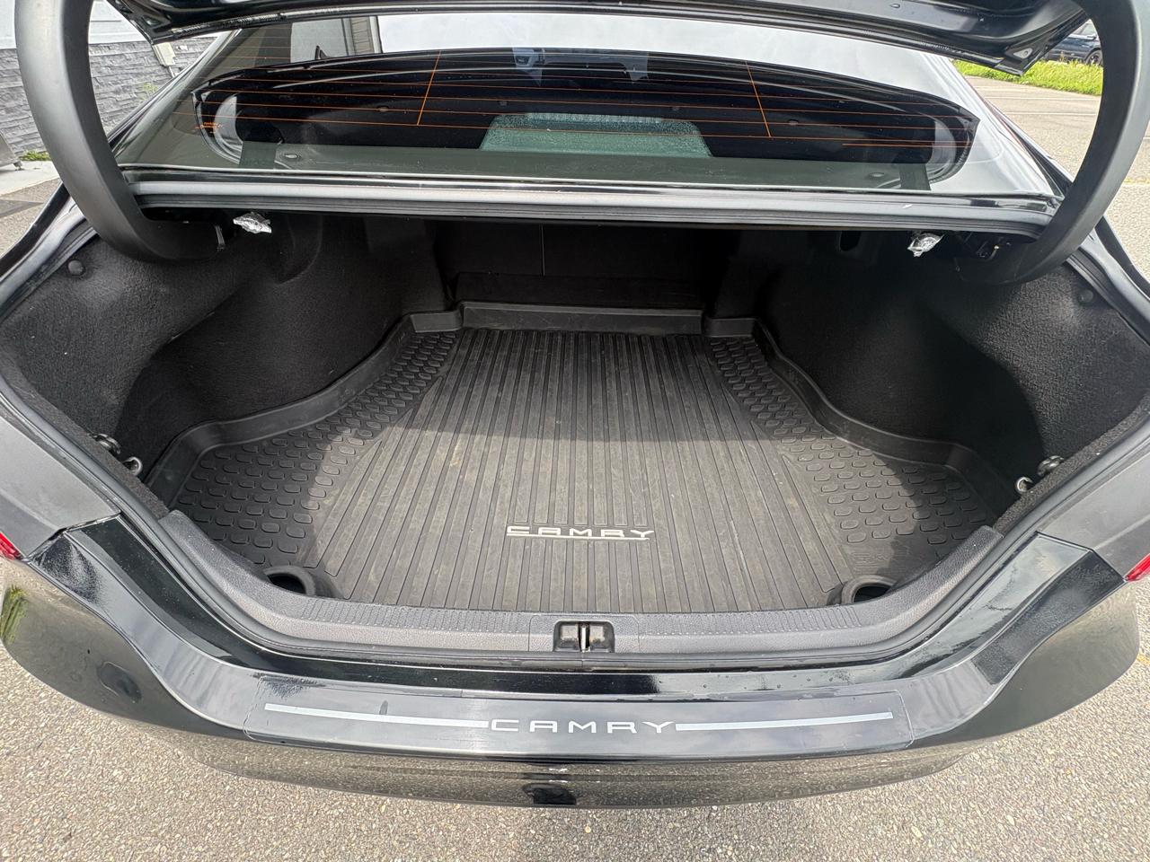 Toyota Camry LE Auto (Natl) 2021