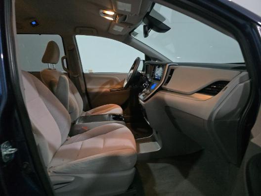Toyota Sienna LE FWD 8-Passenger (Natl) 2020