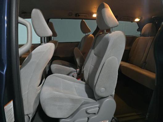 Toyota Sienna LE FWD 8-Passenger (Natl) 2020