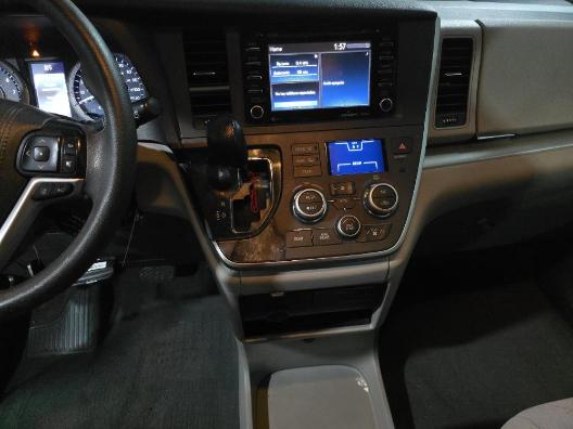 Toyota Sienna LE FWD 8-Passenger (Natl) 2020