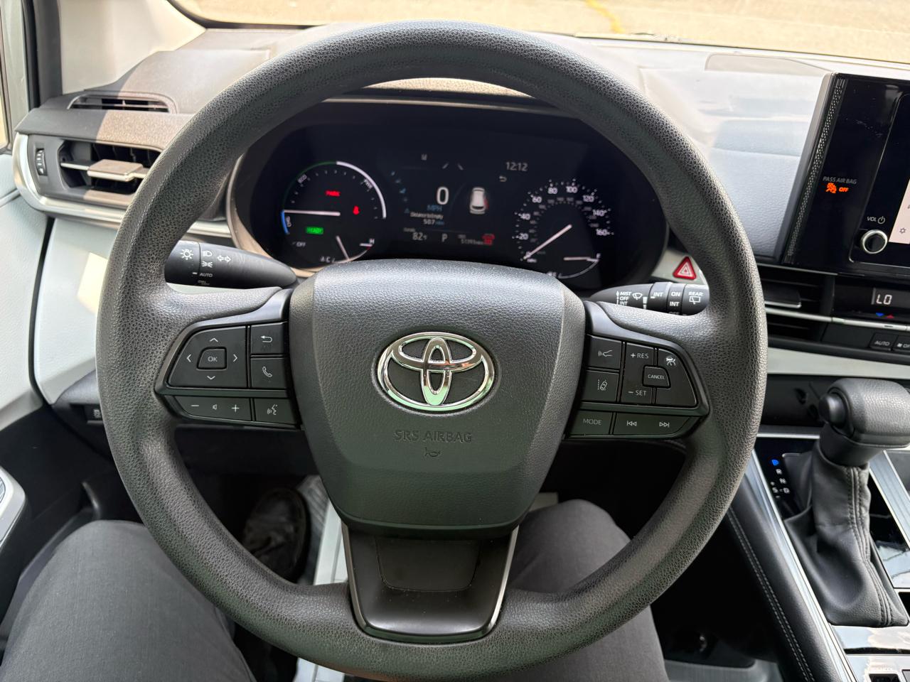 Toyota Sienna LE FWD 8-Passenger (Natl) 2025