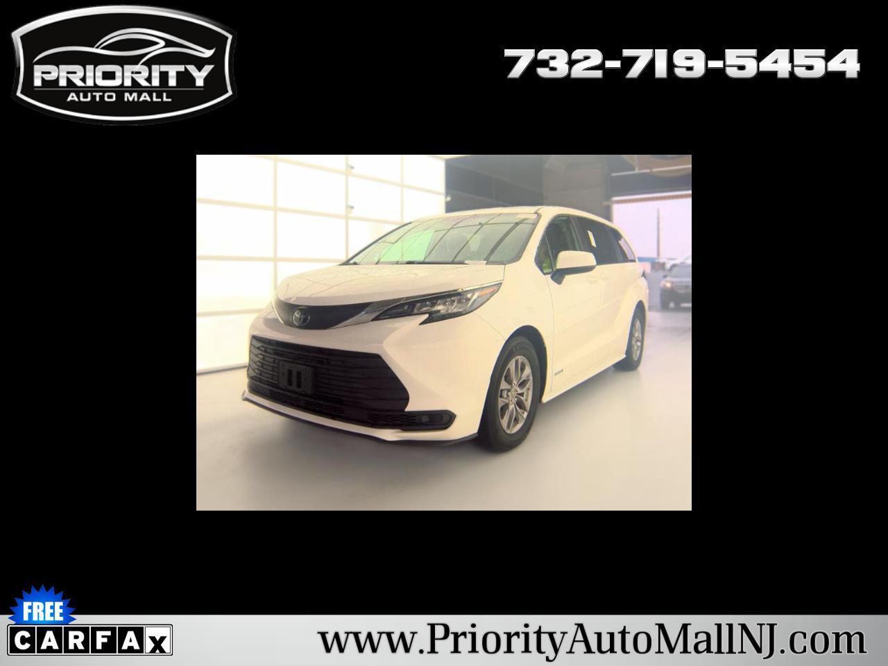 Toyota Sienna LE FWD 8-Passenger (Natl) 2021