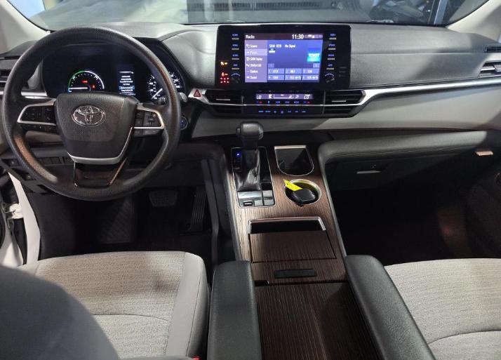 Toyota Sienna LE FWD 8-Passenger (Natl) 2021