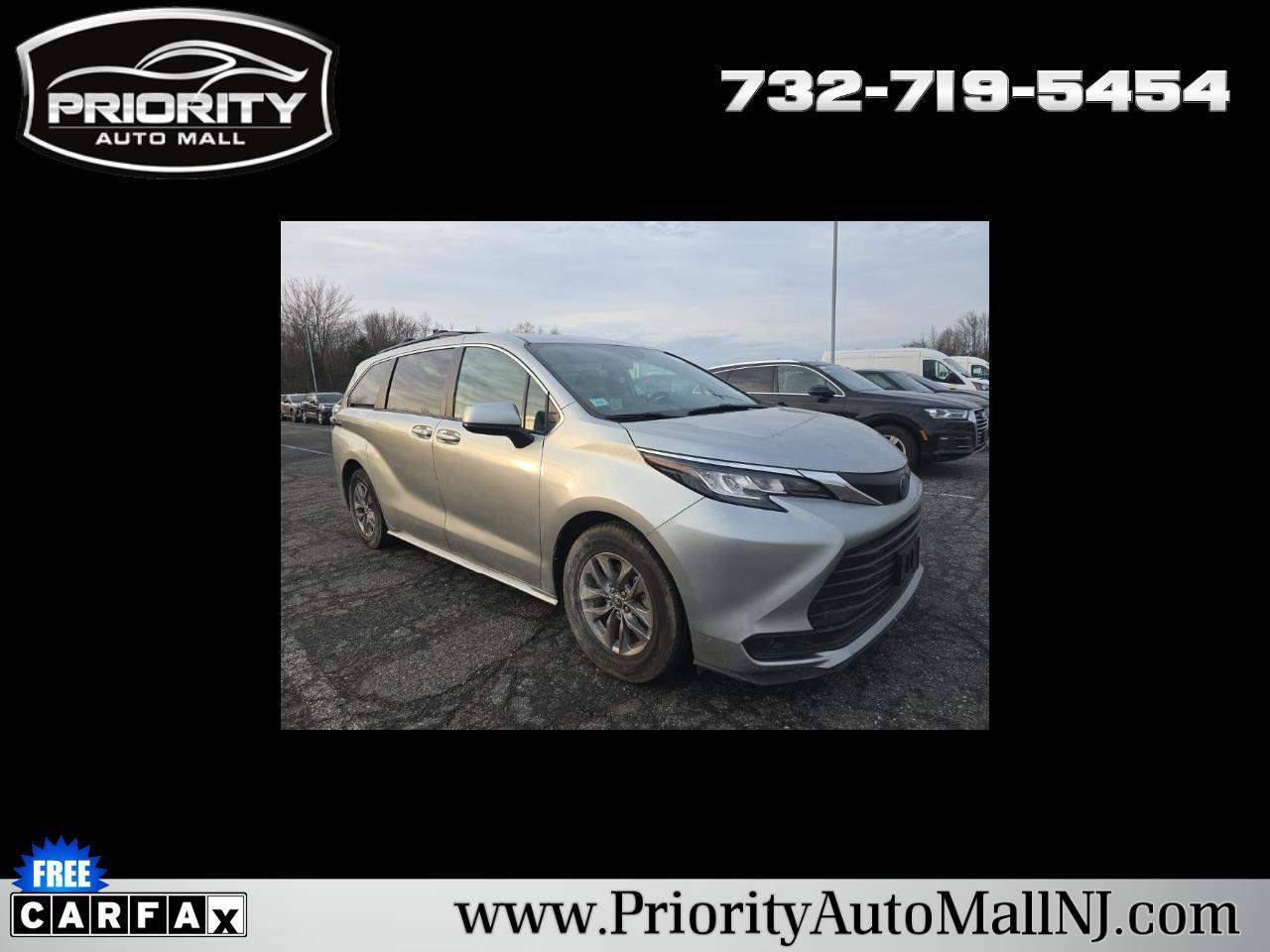Toyota Sienna LE AWD 8-Passenger (Natl) 2023