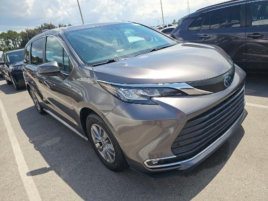 Toyota Sienna XLE FWD 8-Passenger (Natl) 2023
