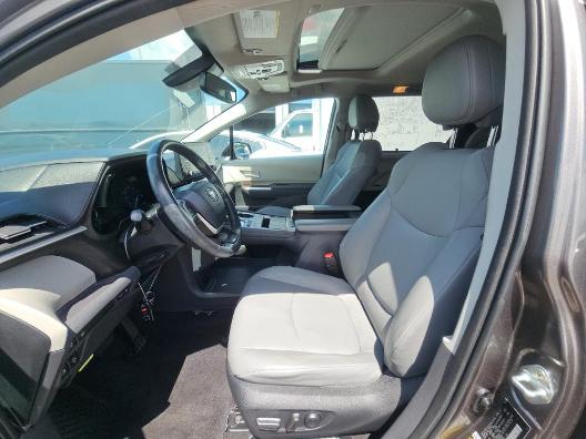 Toyota Sienna XLE FWD 8-Passenger (Natl) 2023