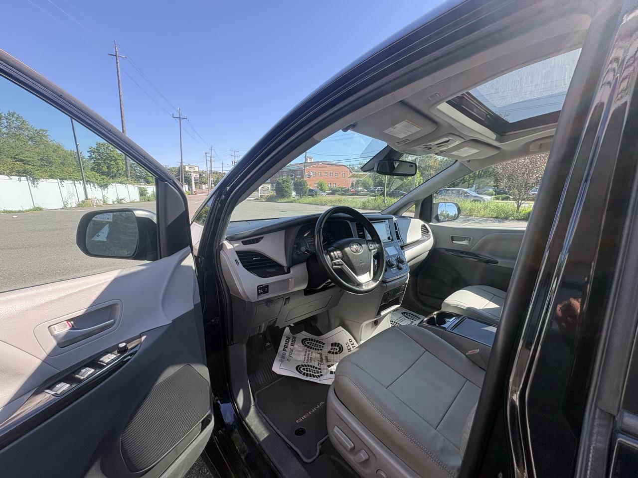 Toyota Sienna  2020