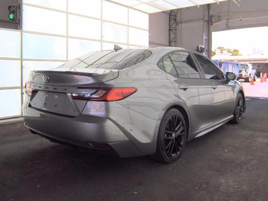 Toyota Camry SE 2025