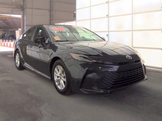 Toyota Camry LE (Natl) 2025