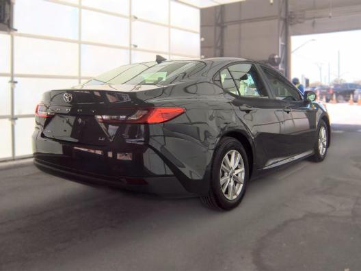 Toyota Camry LE (Natl) 2025