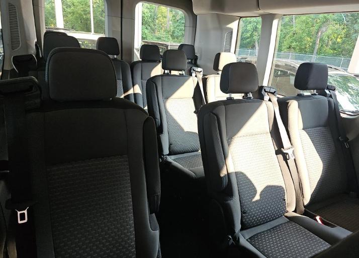 Ford Transit Passenger Wagon  2023