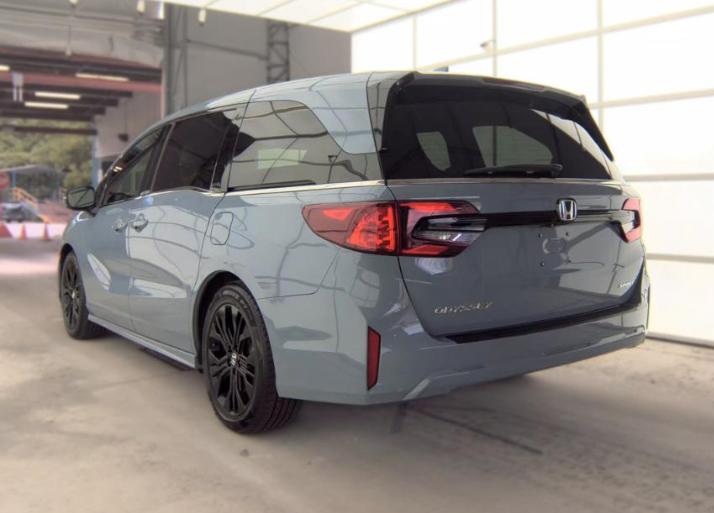 Honda Odyssey Sport-L Auto 2025