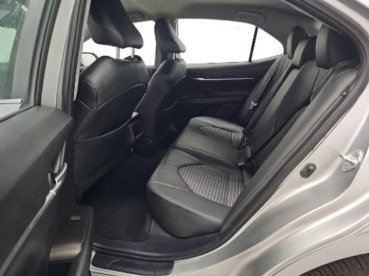 Toyota Camry SE 2023