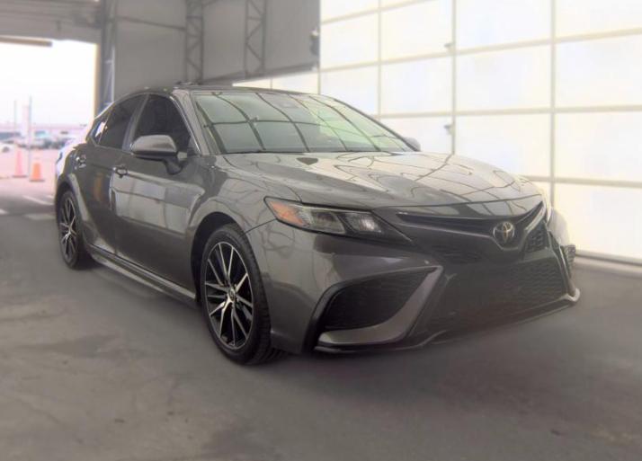 Toyota Camry SE Auto (Natl) 2021