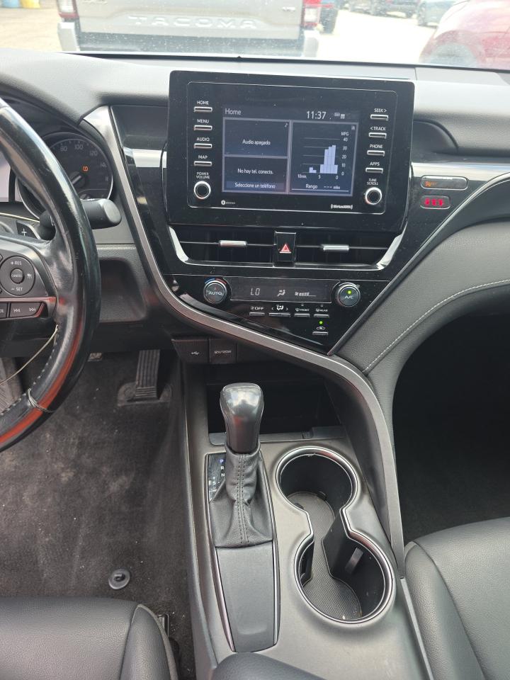 Toyota Camry SE Auto (Natl) 2021