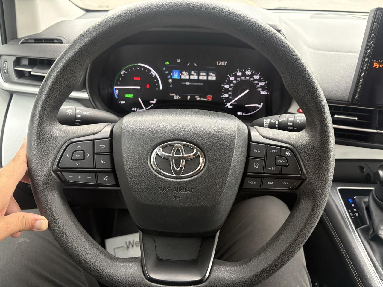 Toyota Sienna LE FWD 8-Passenger (Natl) 2025