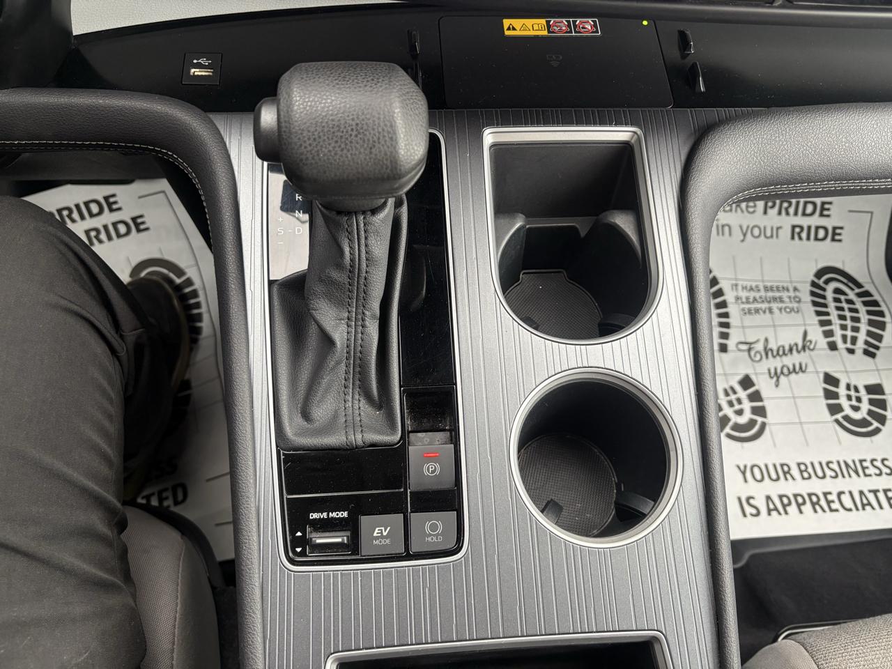 Toyota Sienna LE FWD 8-Passenger (Natl) 2025