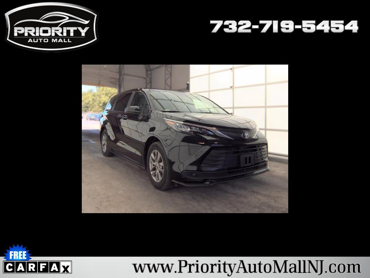Toyota Sienna LE FWD 8-Passenger (Natl) 2025