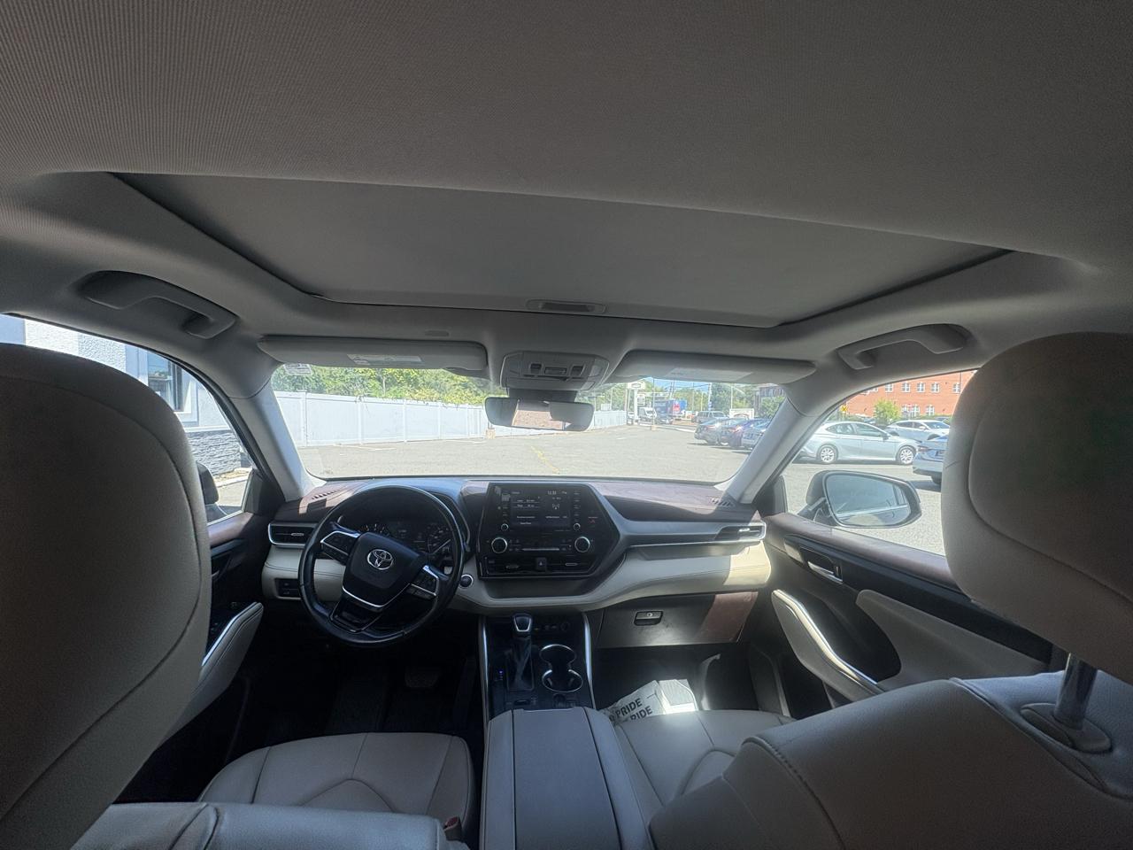 Toyota Highlander XLE AWD (Natl) 2021