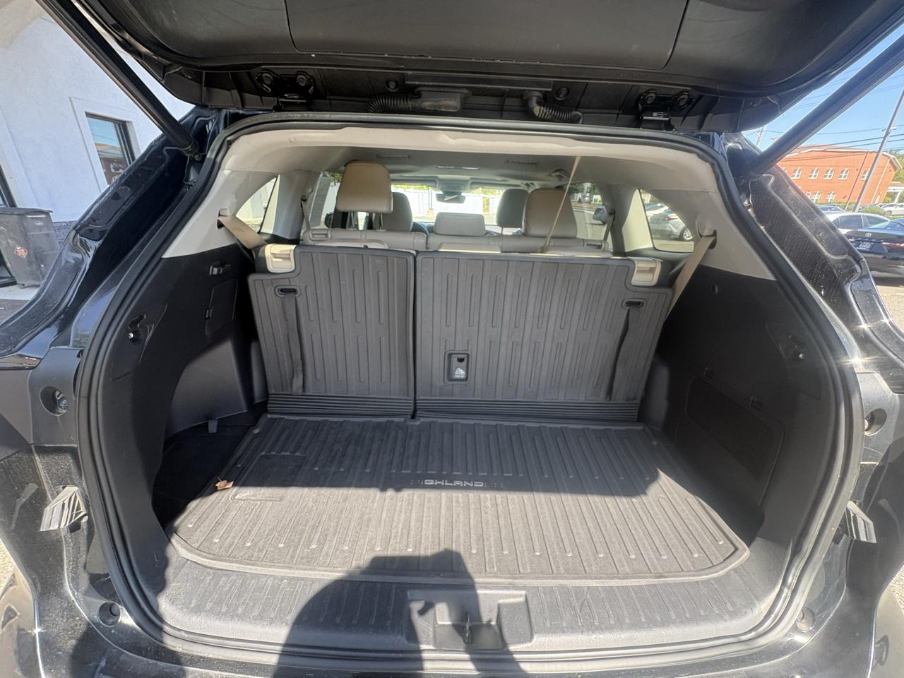 Toyota Highlander XLE AWD (Natl) 2021