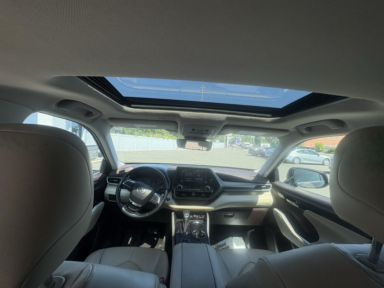 Toyota Highlander XLE AWD (Natl) 2021