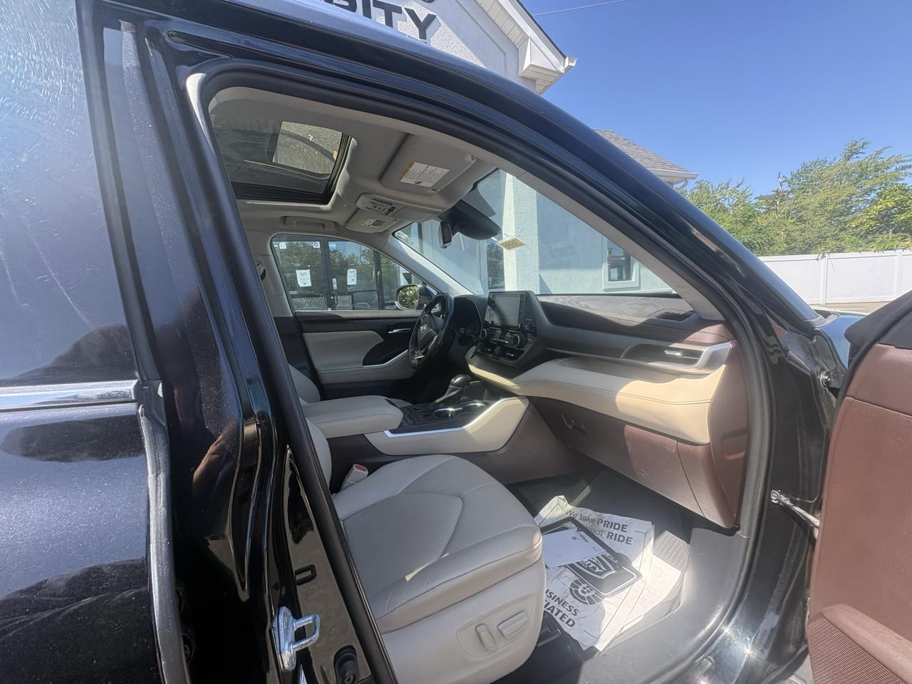 Toyota Highlander XLE AWD (Natl) 2021