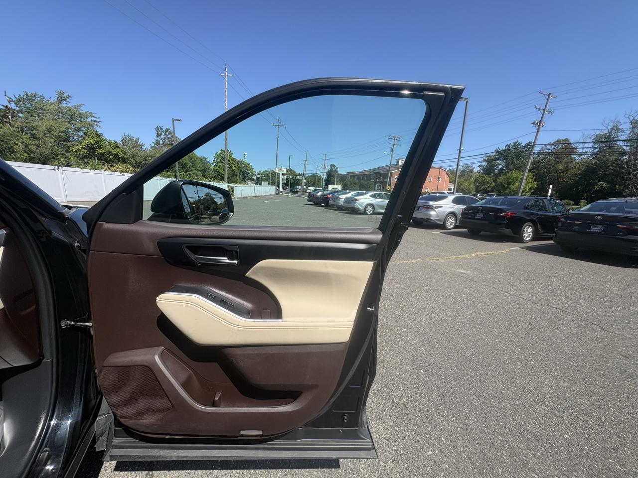 Toyota Highlander XLE AWD (Natl) 2021