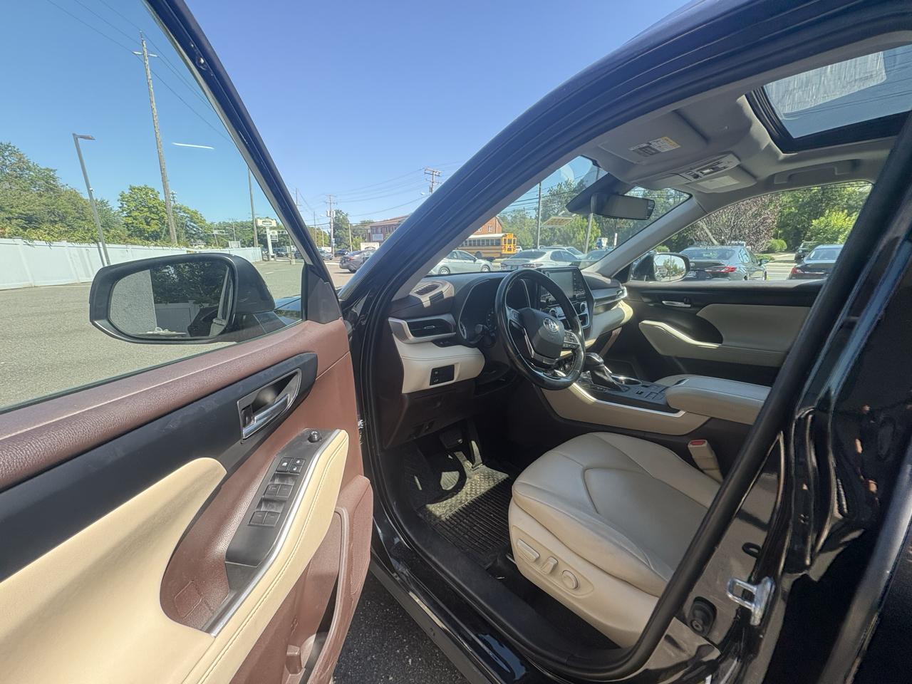 Toyota Highlander XLE AWD (Natl) 2021