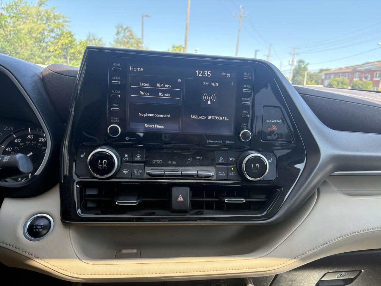 Toyota Highlander XLE AWD (Natl) 2021